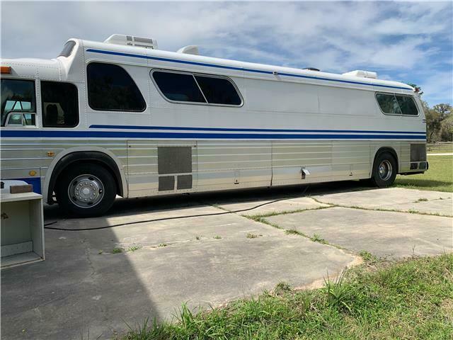 1968 Blue GMC PD4903 Bus