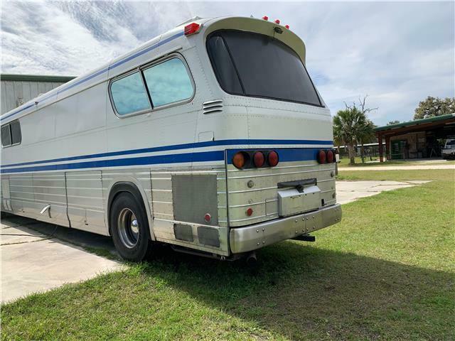 1968 Blue GMC PD4903 Bus