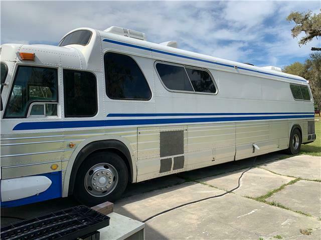 1968 Blue GMC PD4903 Bus