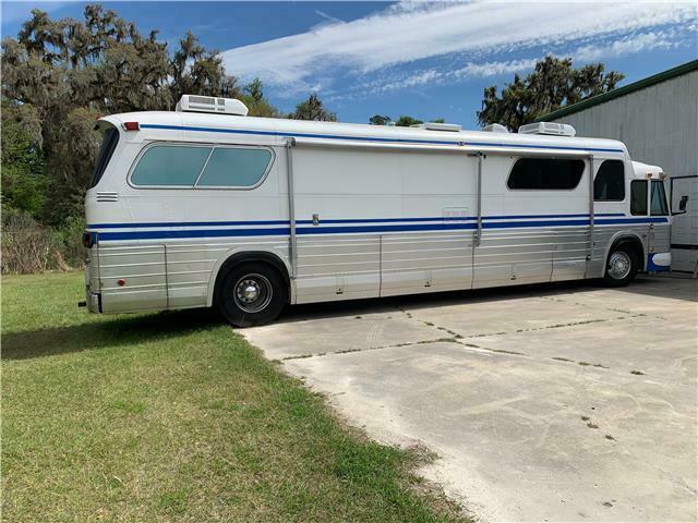 1968 Blue GMC PD4903 Bus