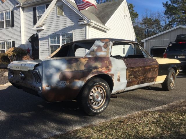 1968 Sunlite gold Ford Mustang Coupe