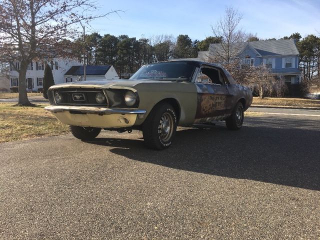 1968 Sunlite gold Ford Mustang Coupe