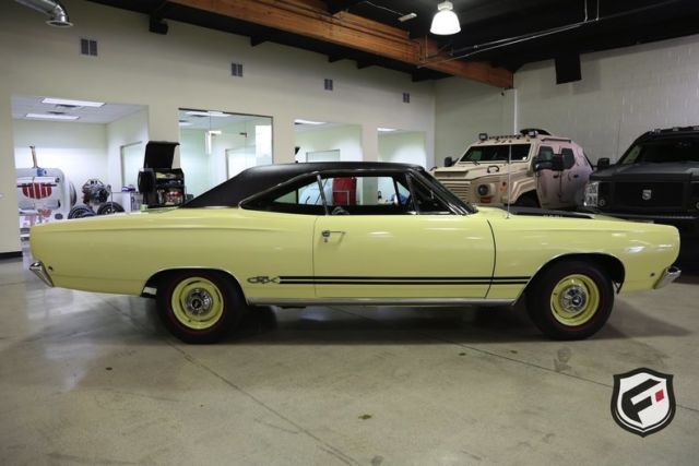 1968 Yellow Plymouth GTX HEMI Other