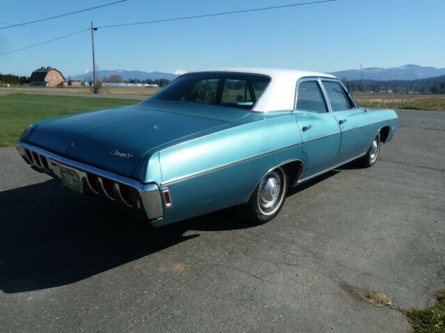 1968 Turqouise Chevrolet Impala Sedan
