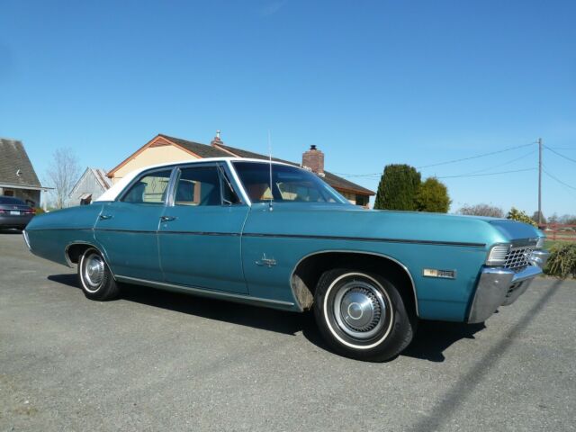 1968 Turqouise Chevrolet Impala Sedan