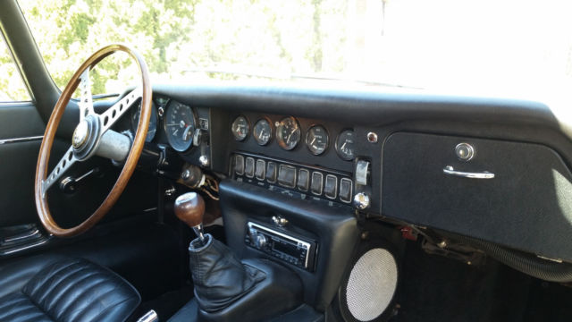 1968 Burgundy Jaguar E-Type 2+2 Coupe