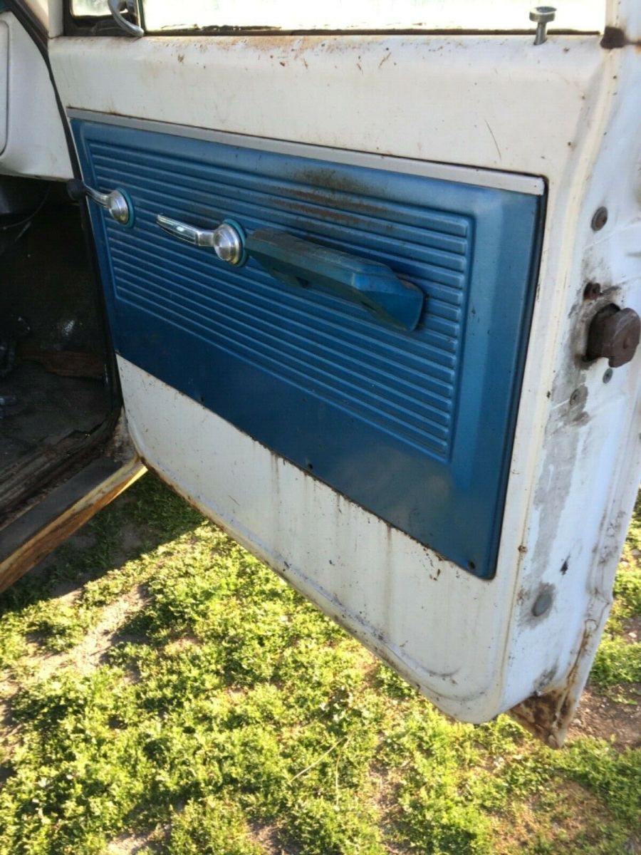 1968 White Chevrolet C-10 Standard Cab Pickup