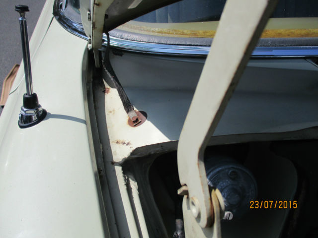 1968 BEIGE Mercedes-Benz 200-Series Coupe