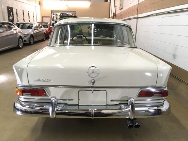 1968 Mercedes-Benz 200-Series