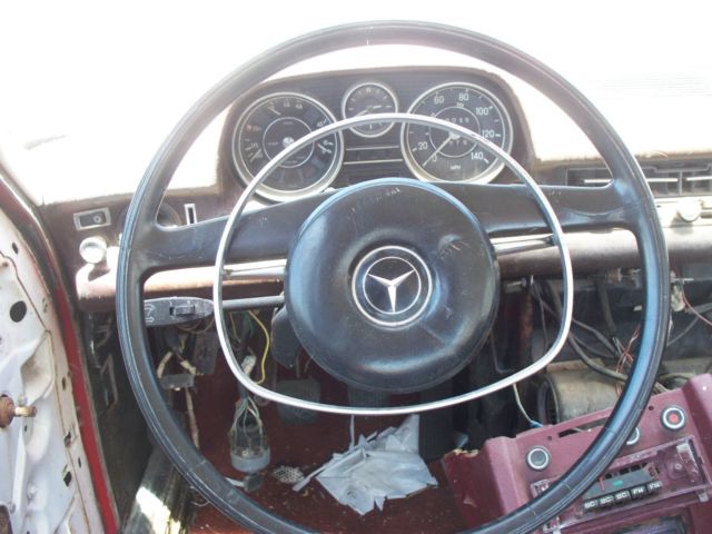 1969 Mercedes-Benz 200-Series Sedan