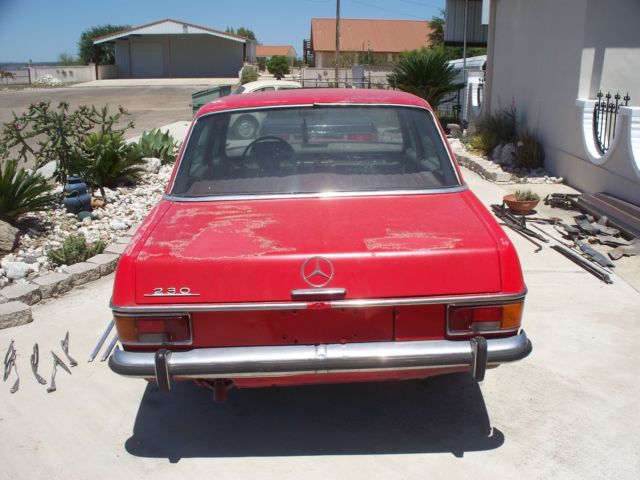 1969 Mercedes-Benz 200-Series Sedan