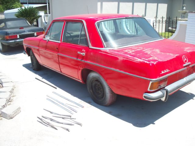 1969 Mercedes-Benz 200-Series Sedan
