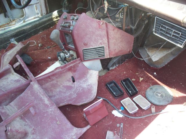 1969 Mercedes-Benz 200-Series Sedan