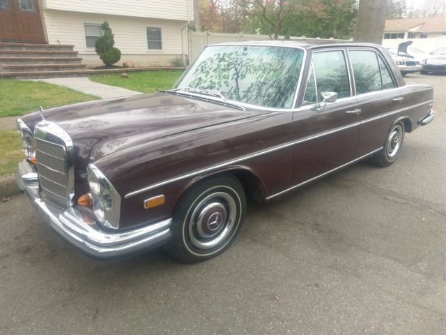 1968 Burgundy Mercedes-Benz S-Class Sedan