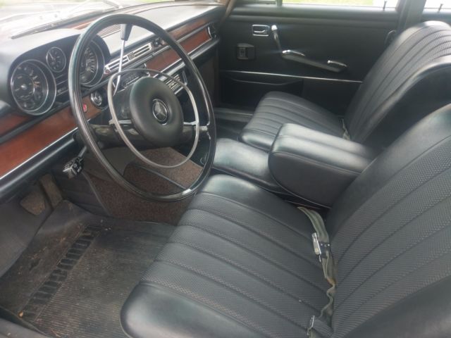 1968 Burgundy Mercedes-Benz S-Class Sedan