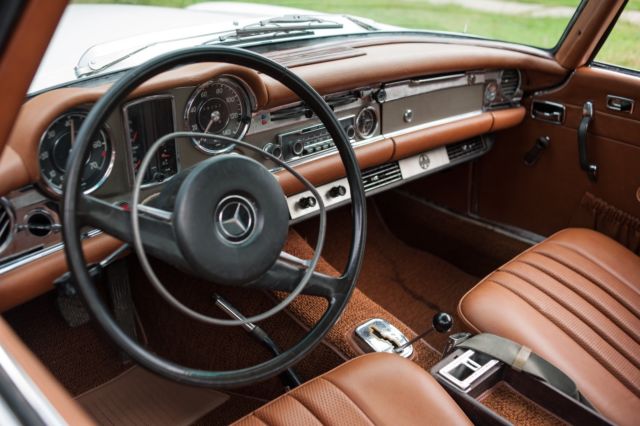 1968 White Mercedes-Benz 200-Series Roadster