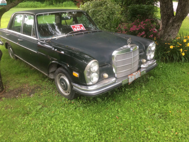 1968 Mercedes-Benz 200-Series