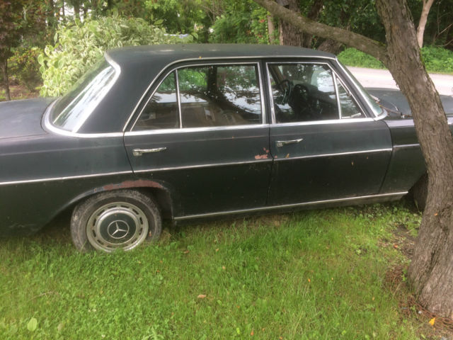 1968 Mercedes-Benz 200-Series