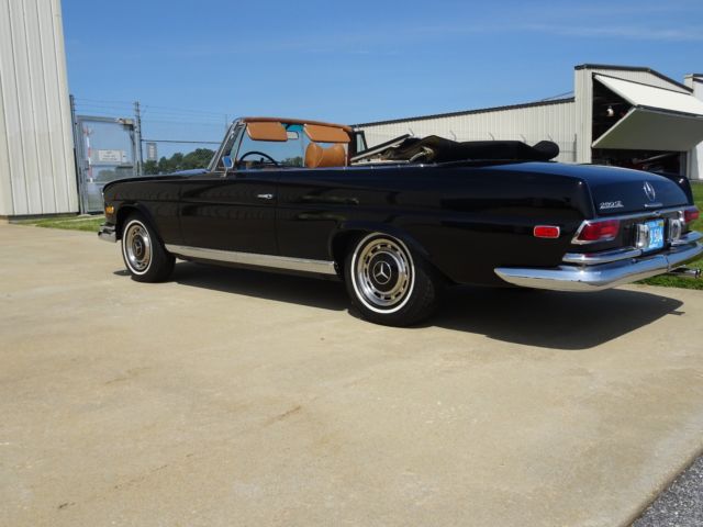 1968 Black Mercedes-Benz 280 SE Convertible