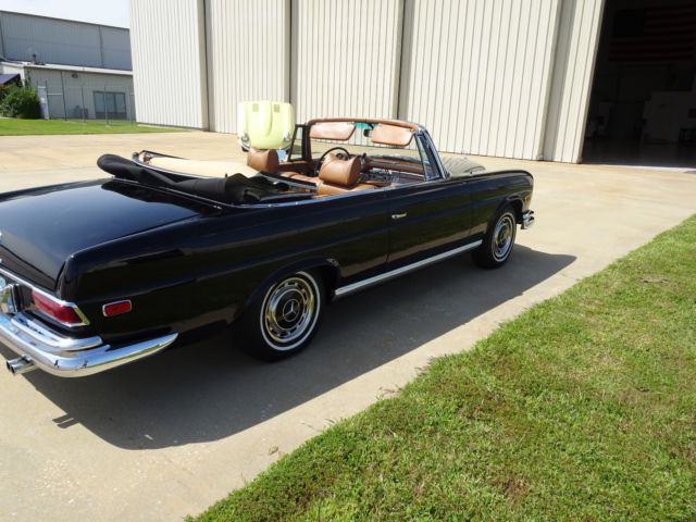 1968 Black Mercedes-Benz 280 SE Convertible