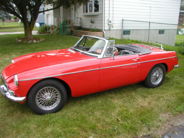 1968 Red MG MGB Convertible