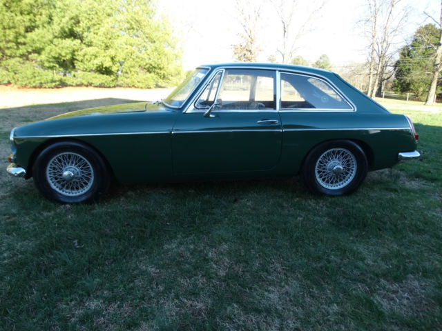 1968 GREEN MG MGB Coupe