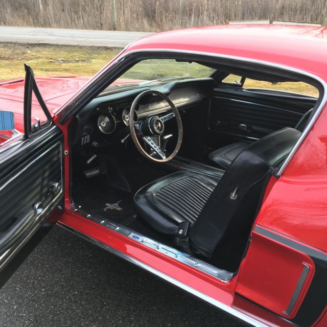 1968 RED Ford Mustang