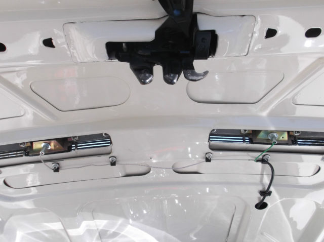 1968 WIMBLEDON WHITE Ford Mustang FASTBACK