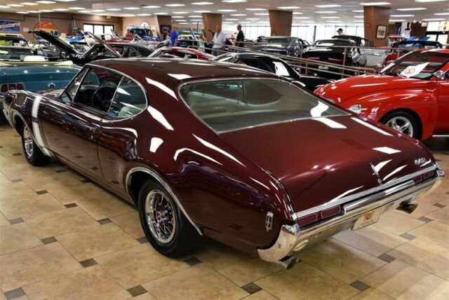 1968 Burgundy Oldsmobile 442 --