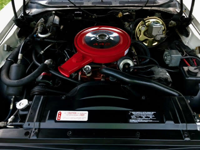 1968 White Oldsmobile 442 Coupe