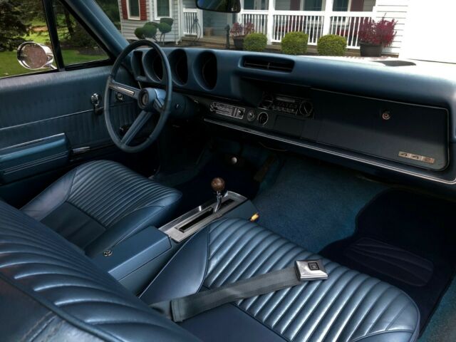 1968 White Oldsmobile 442 Coupe