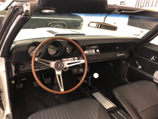 1968 White Oldsmobile 442 Convertible