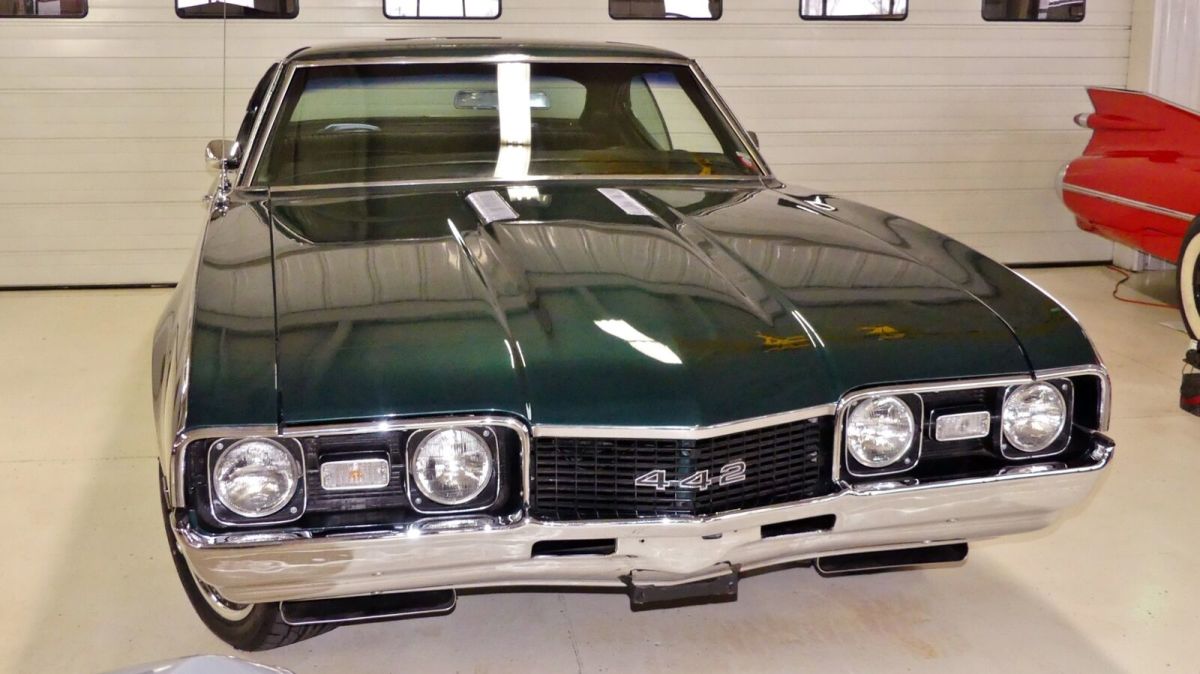 1968 Green Oldsmobile 448 2 DR Hard Top
