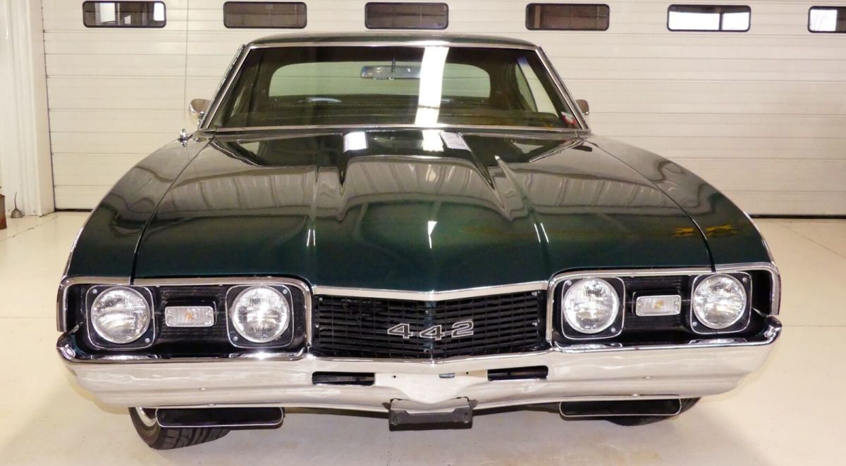 1968 Green Oldsmobile 448 2 DR Hard Top