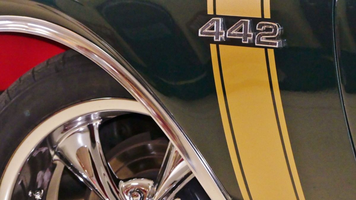 1968 Green Oldsmobile 448 2 DR Hard Top