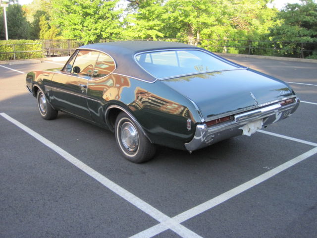 1968 Green Oldsmobile Cutlass Coupe