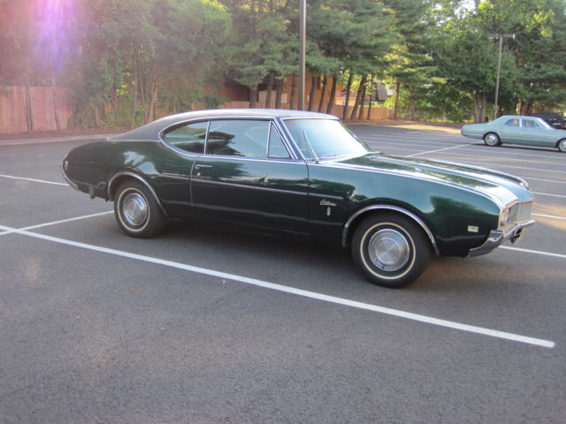 1968 Green Oldsmobile Cutlass Coupe