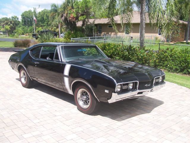 1968 Black Oldsmobile 442 Holiday Coupe