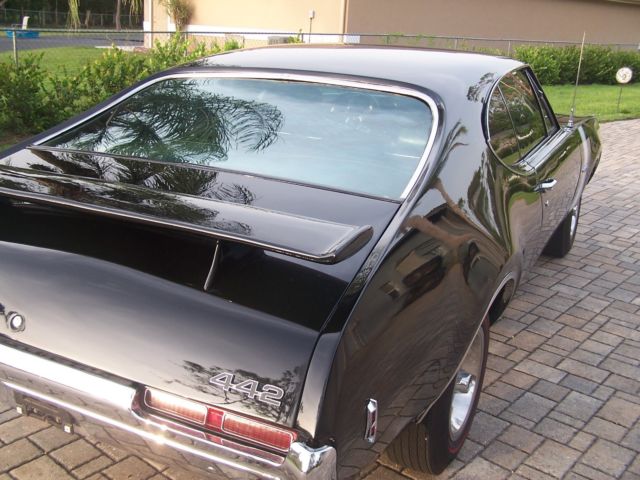 1968 Black Oldsmobile 442 Holiday Coupe
