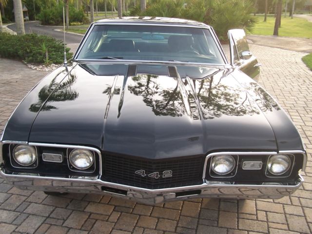 1968 Black Oldsmobile 442 Holiday Coupe