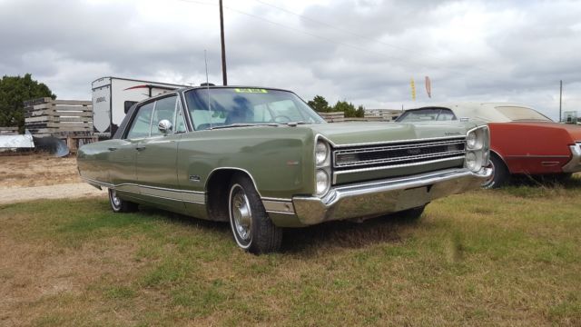 1968 Green Plymouth Fury 4 Door Hard Top