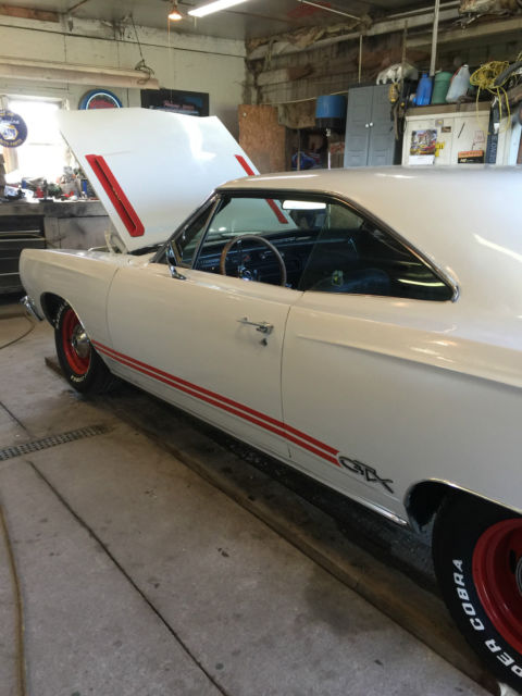 1968 Polor White Plymouth GTX U/K