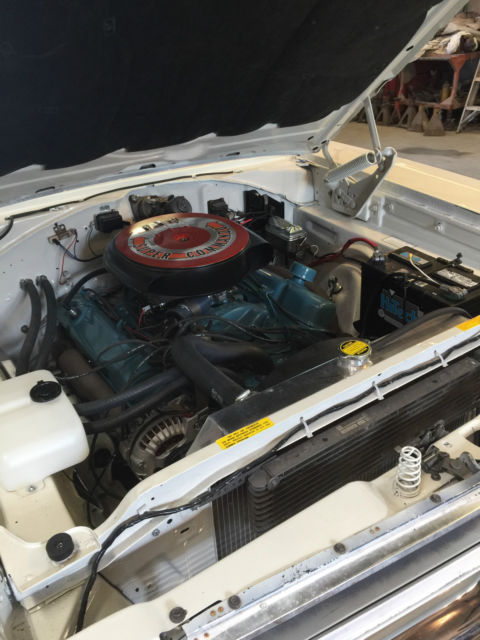 1968 Polor White Plymouth GTX U/K