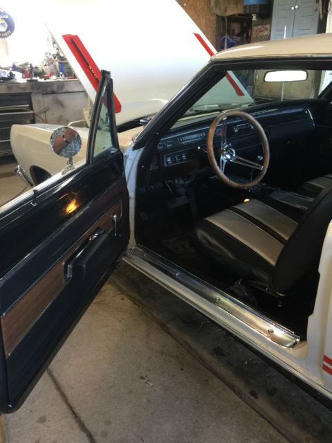 1968 Polor White Plymouth GTX U/K