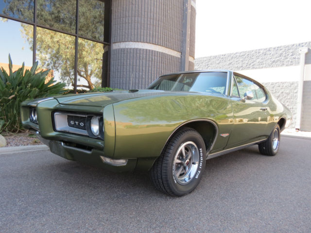 1968 Green Pontiac GTO