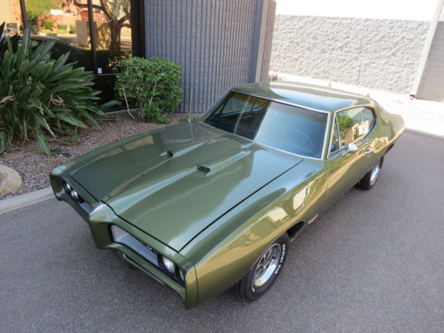 1968 Green Pontiac GTO