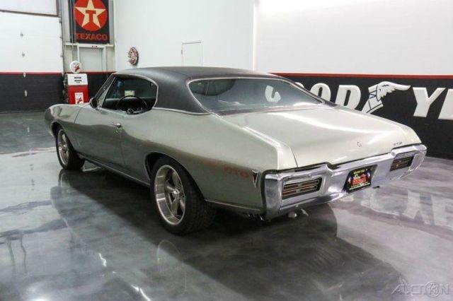 1968 Blue Ford Mustang