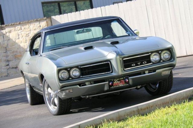 1968 Blue Ford Mustang