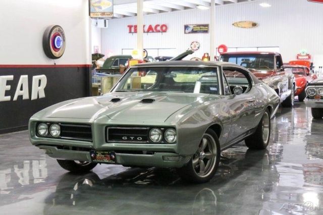 1968 Blue Ford Mustang