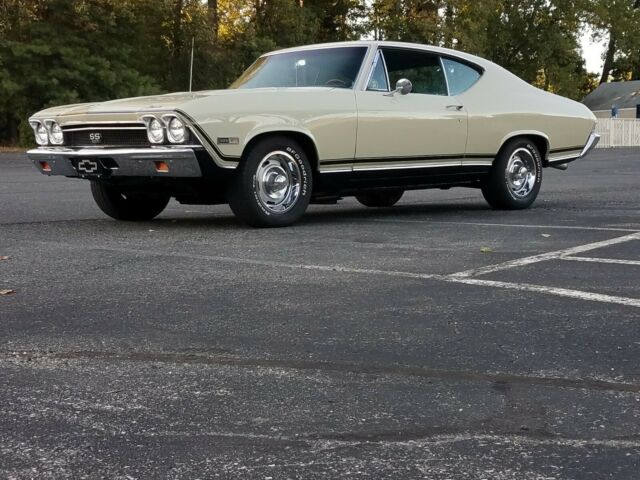 1968 Polamino ivory Chevrolet Chevelle Coupe